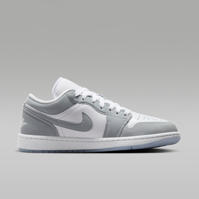 Air Jordan 1 Low Women's Shoes. Nike DK